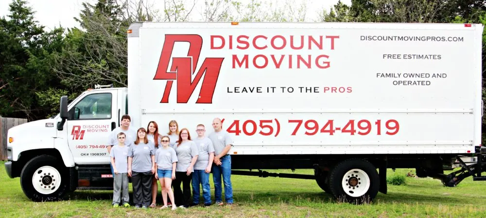 Discount Moving Logo